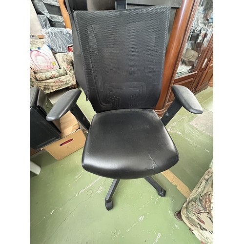 567 - High Back Black Office Chair (A/F)