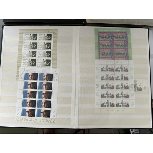 8 - x2 Albums of Vintage World Stamps