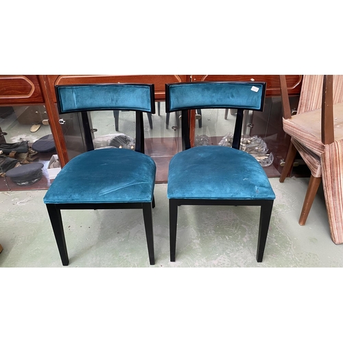 120 - x2 Modern Design Chairs Upholstered in Velvet Fabric