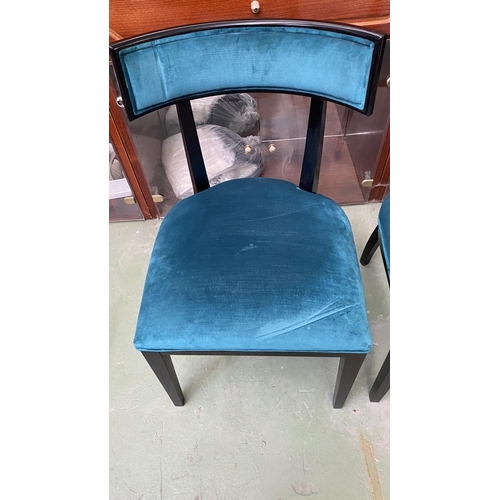 120 - x2 Modern Design Chairs Upholstered in Velvet Fabric