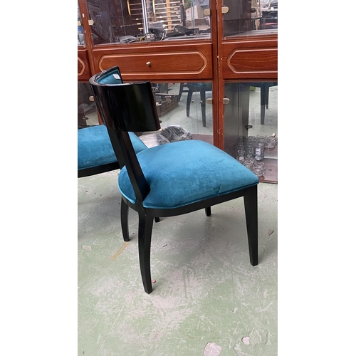 120 - x2 Modern Design Chairs Upholstered in Velvet Fabric