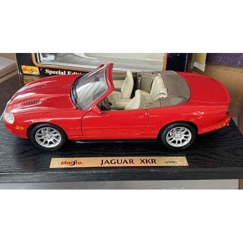 Maisto JUGUAR XKR(1998) 1/18 精密 ダイキャスト製 Jaguar XKR Maisto
