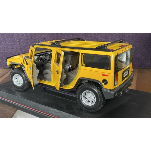 Diecast Maisto Hummer H2 - SUV Model Car on Scale 1:18