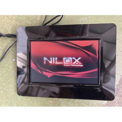 81 - Nilox Digital Photo Display/Album