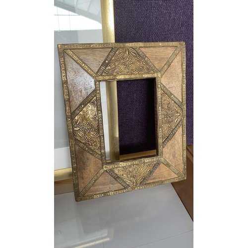 41 - x2 Picture Frames (Unused)