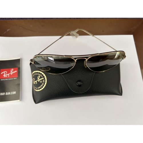 1 - Pair of Ray-Ban Aviator Sunglasses in Original Case