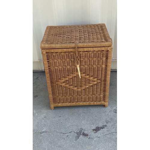 50 - Bamboo Laundry Lidded Basket with Lining (Unused, Boxed)