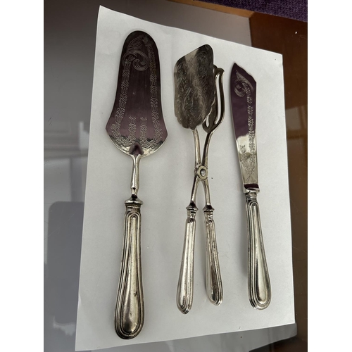 310 - x3 Vintage Cake Servers