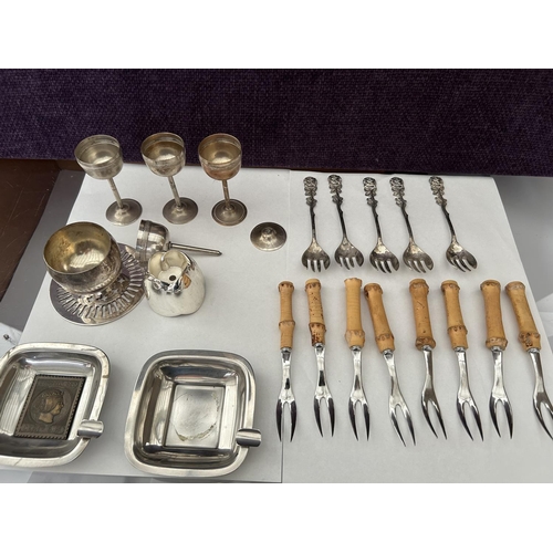 160 - Qty of Vintage Silver Plated Items