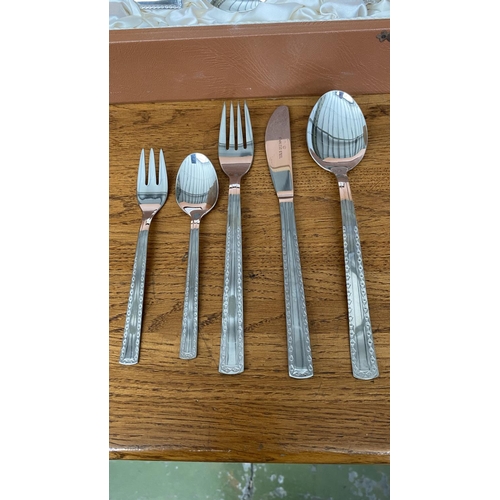 120 - Gerlach Canteen of Stainless Steel 18/10 Flatware/Cutlery for 12 Person