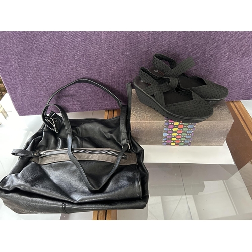 267 - Bernie Mev. New York (BM) Women's Shoes Size 38 Together with Black Impulsive Shoulder Bag