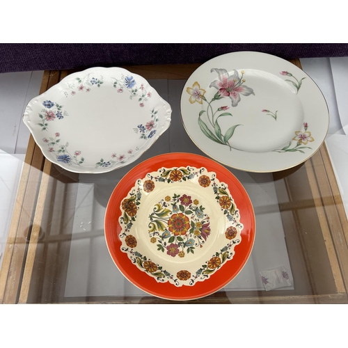 371 - Rosenthal Germany, Royal Albert and Greek Iron Stone Collectable Plates (x3pcs)