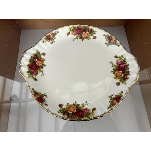 122 - Vintage Royal Albert Old Country Roses Fine Bone 
China Cake Plate