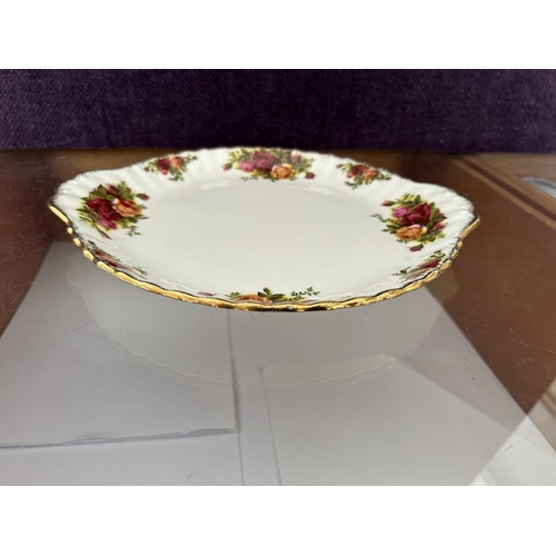 122 - Vintage Royal Albert Old Country Roses Fine Bone 
China Cake Plate