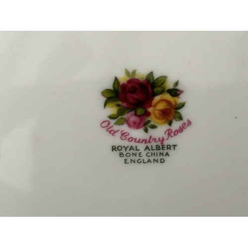 122 - Vintage Royal Albert Old Country Roses Fine Bone 
China Cake Plate