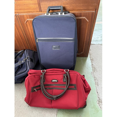 49 - Gino Di Vinci (x2) and Faraway Travel Luggage Bags (x3pcs)