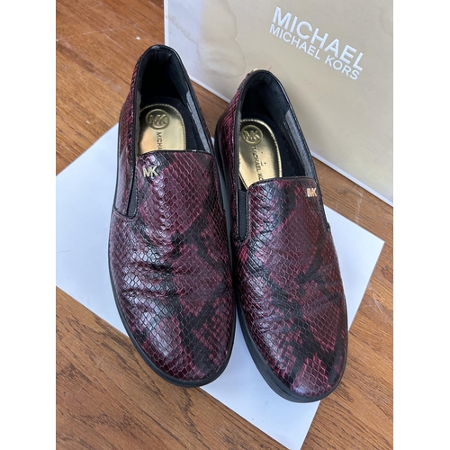 88 - Pair of Michael Kors Burgundy Shoes Size 9