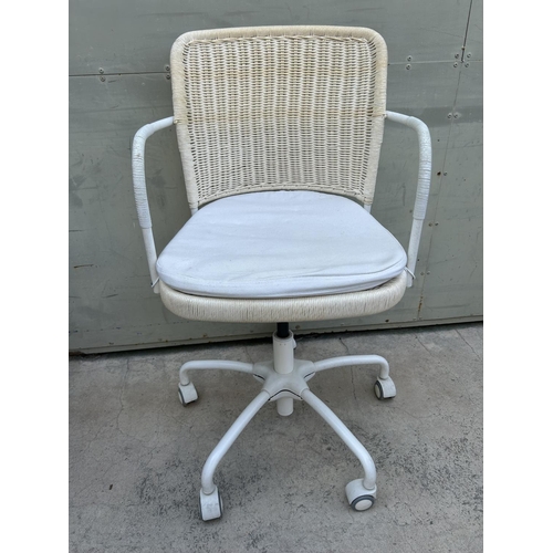 249 - Wicker White Swivel Office Cushioned Chair