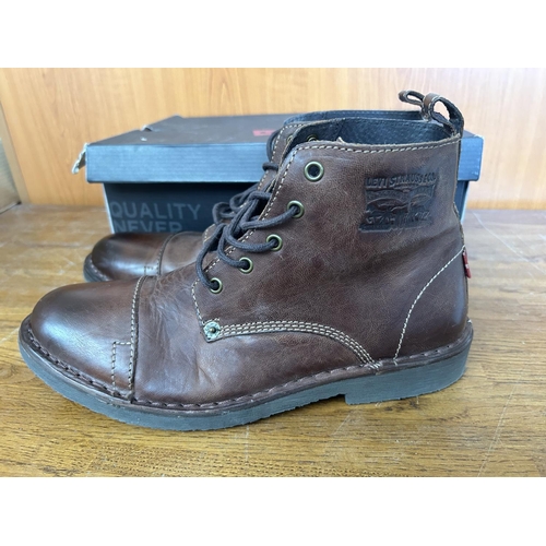 374 - Levi Strauss Pair of Brown Men's Boots Size 43/UK 9