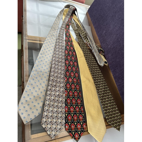 410 - x5 Various Colors Men's Ties taken back 2/1/25