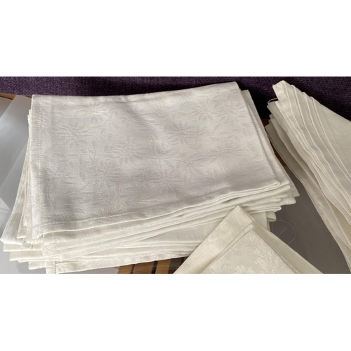 428 - Collection of 28 Dinner Napkins