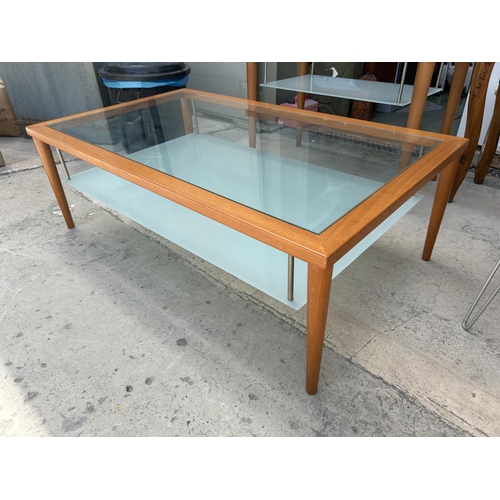 470 - Solid Wood Tempered Glass Top 2-Tier Coffee Table (120 W. x 70 D. x 40cm H.)