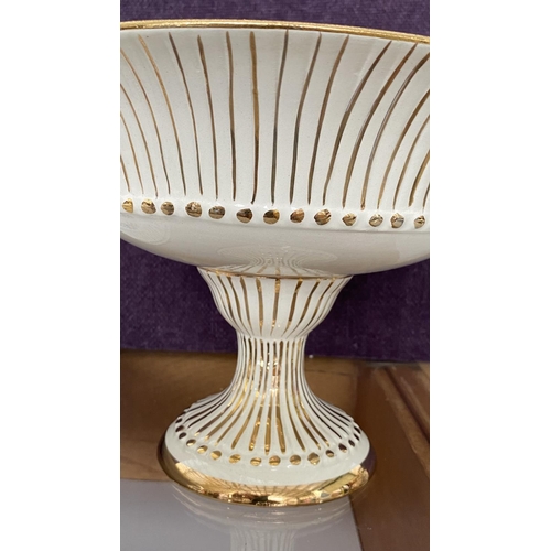 143 - Vintage Martan 679/MO Center Piece Pedestal Bowl with Matching Martan 669/MO Platter