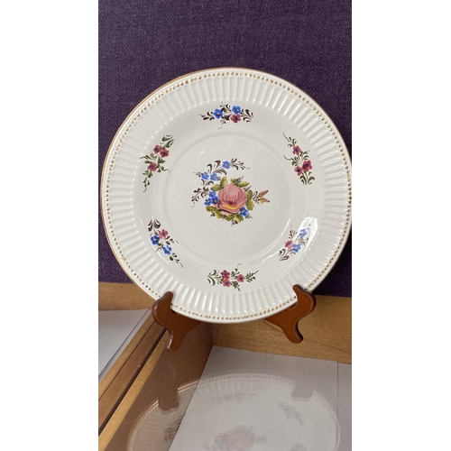 143 - Vintage Martan 679/MO Center Piece Pedestal Bowl with Matching Martan 669/MO Platter