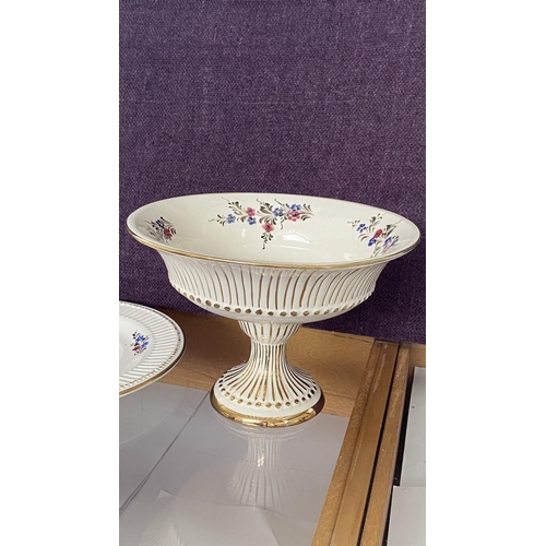 143 - Vintage Martan 679/MO Center Piece Pedestal Bowl with Matching Martan 669/MO Platter