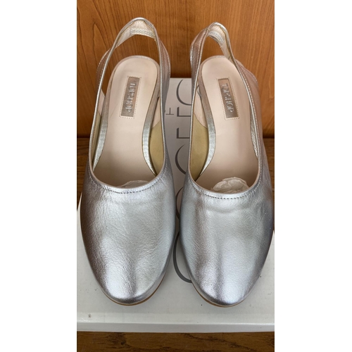 148 - Pair of Women's Top Shop Silver Sparkly Wedges Slingback Shoes Size 39 (Unused)