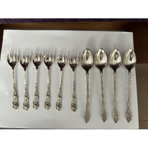 422 - Collection of 10 Vintage Dessert Cutlery Believed To Be Silver