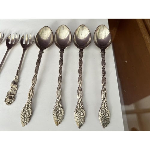 422 - Collection of 10 Vintage Dessert Cutlery Believed To Be Silver