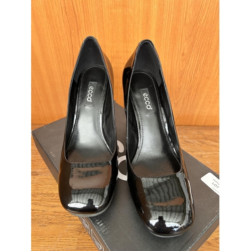 148A - Pair of Ladies Ecco Heels in Patent Black Leather Size 40