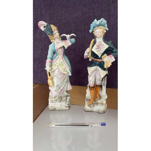 574 - x2 Vintage Japanese Porcelain Figurines (x1 Chip at the Back)