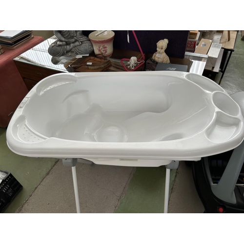 98A - Baby Bath Tub on Stand