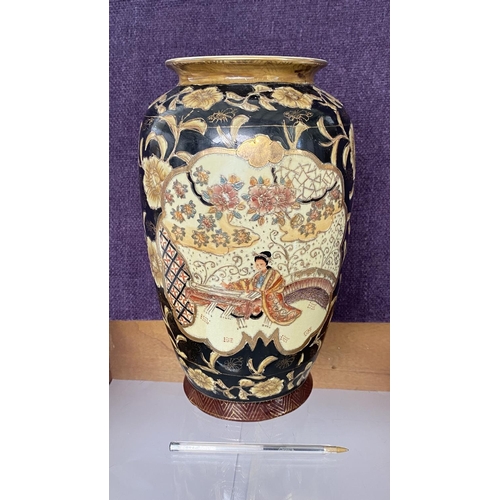 200 - Large Hand Painted Chinese Vase (31cm H.)