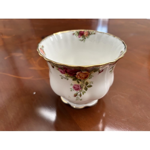 96 - Vintage Royal Albert Old Country Roses Pot/Planter (12cm H.)