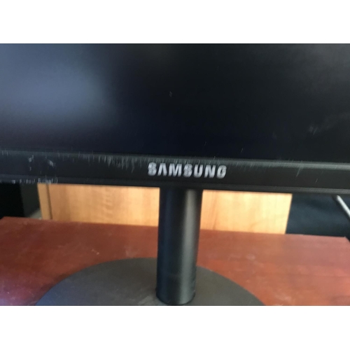 42 - Samsung SyncMaster B2240 Computer Monitor - Code AM6920F