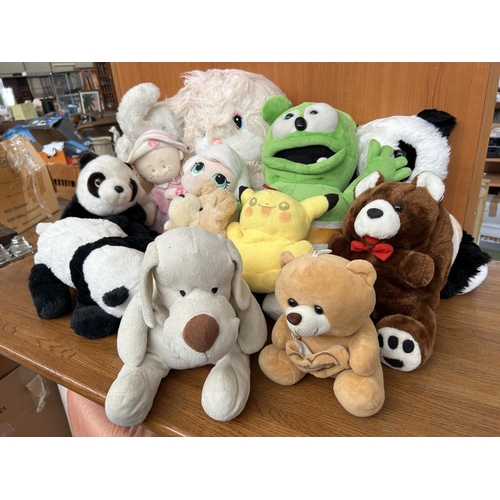 121 - Large Qty of Teddy Bears Soft Toys