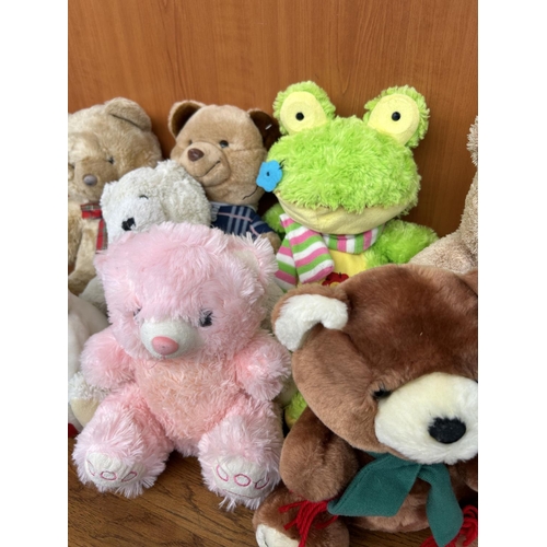 122 - Large Qty of Teddy Bears Soft Toys