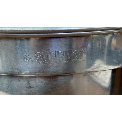 105 - Sunnex Stainless Steel Classic Commercial Round Chaffing Dish (34cm Diameter)