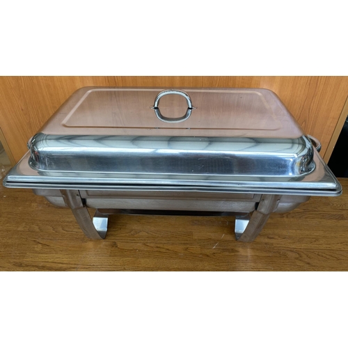 106 - Sunnex Stainless Steel Full Size Buffet Chaffing Dish with Lid (56 W. x 36 D. x 30cm H.)