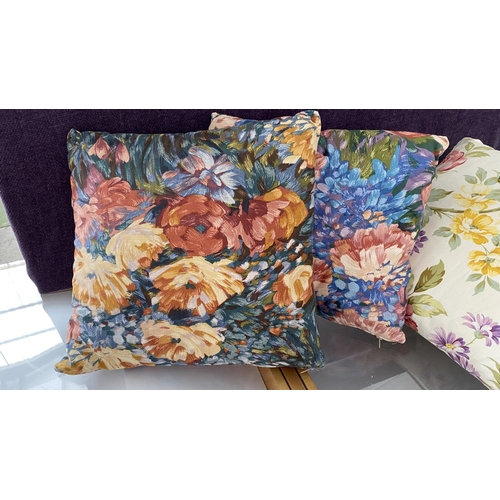 267 - x4 Beautiful Multicolor Clean Throw Pillows