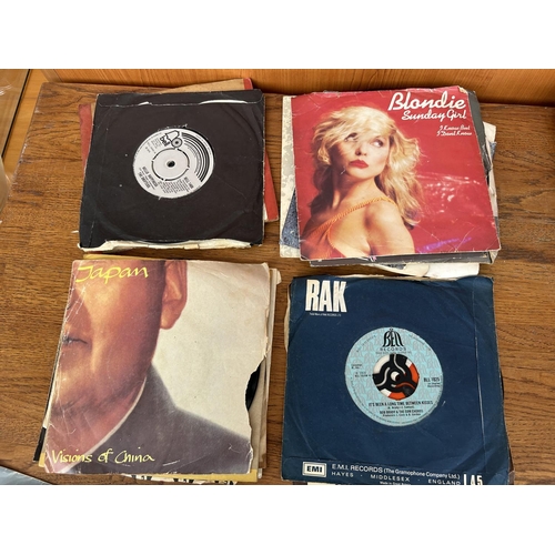 34 - x20 Vintage Vinyl Records 45rpm