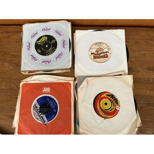 77 - x20 Vintage Vinyl Records 45rpm