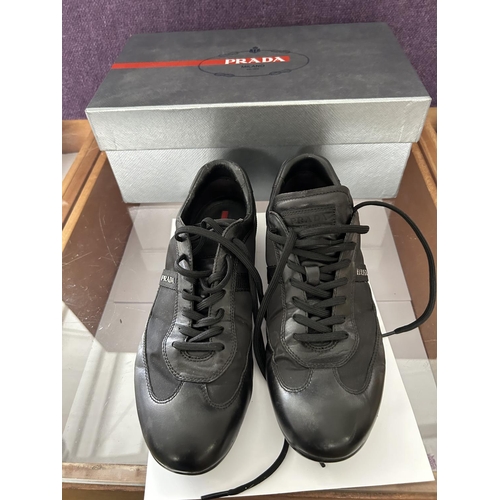 170 - Pair of Prada Men's Black shoes Size 7/41