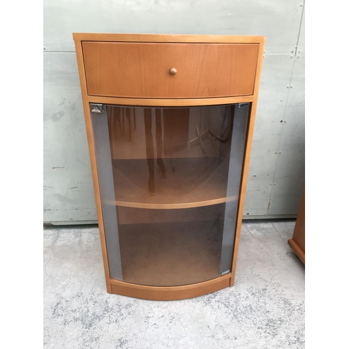 174 - Vintage Display Cabinet/Small Vitrine with Drawer (50 W. x 40 D. x 91cm H.)