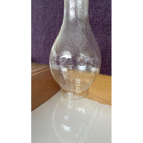 119 - Vintage Oil Lamp Glass Shade (Bottom diameter 7cm)