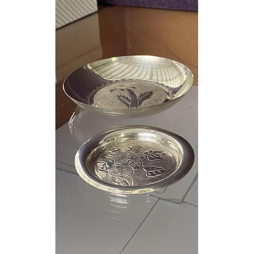 19 - x2 Small Decorative Silver Dishes/Ashtrays Embossed with Flowers (104.4gr)