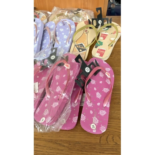 243 - x15 Pairs of Assorted Style and Size Flip Flop Sandals (Size From 28 to 44)